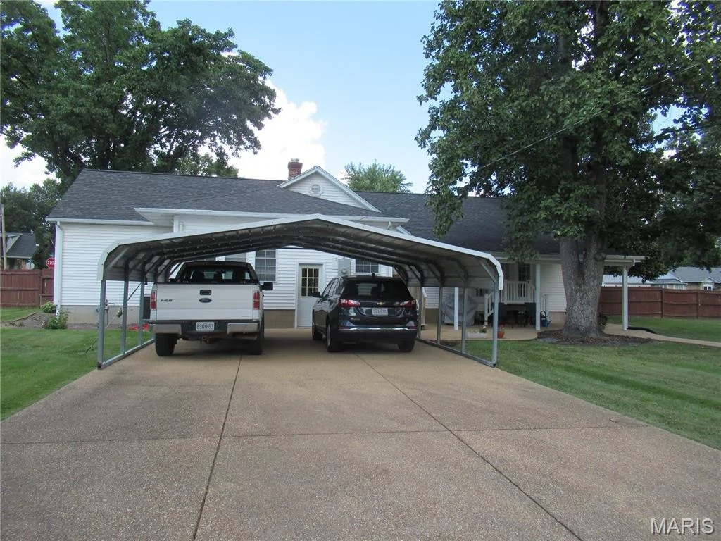 Photo of 230 Maple Street