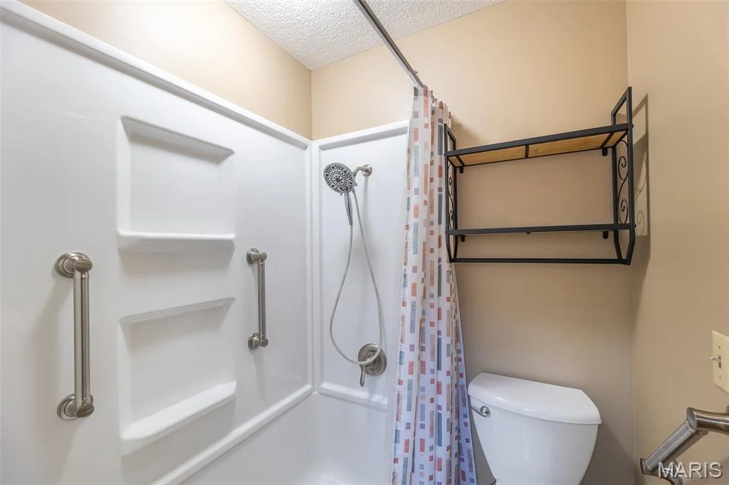 Photo of 2855 Lakeside Drive