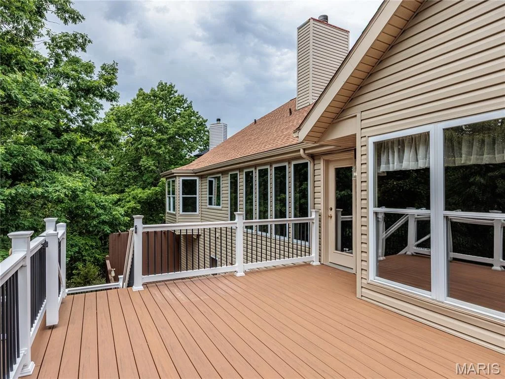Photo of 10 MERAMEC BLUFFS Court