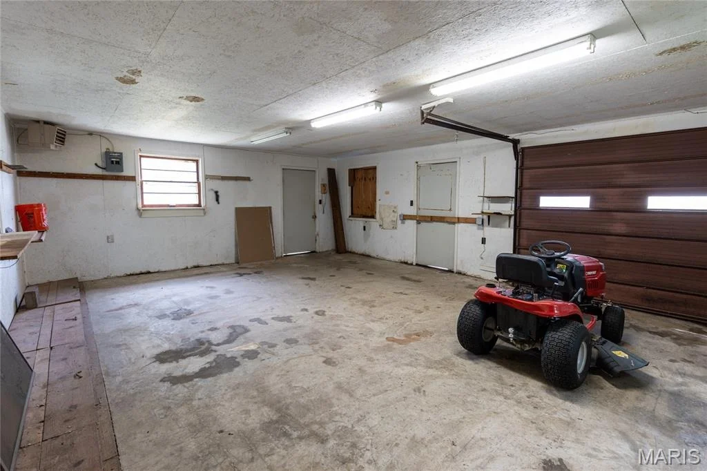Photo of 304 W 6th Street