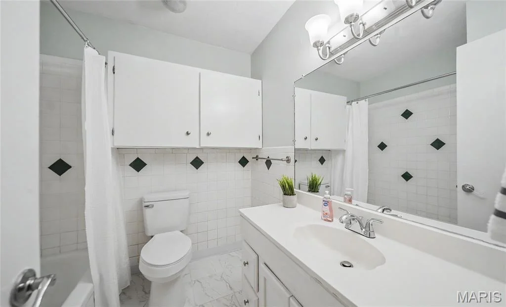 Photo of 8 Peachtree Lane