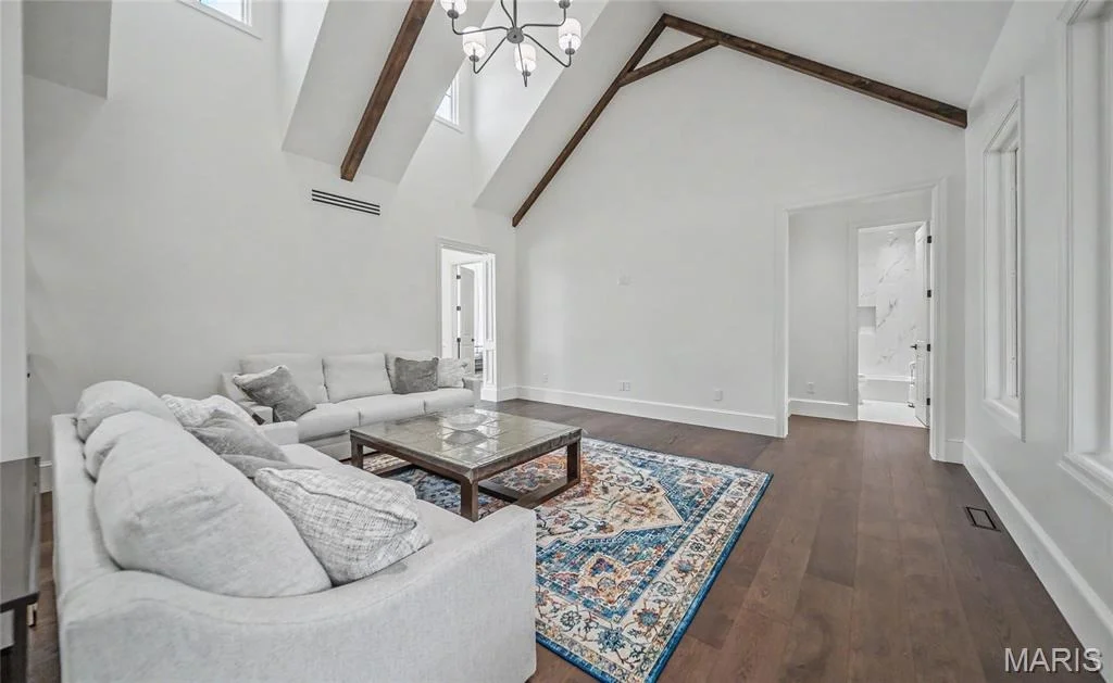 Photo of 604 Winchester Drive