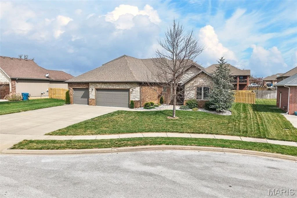 Photo of 853 E Apollo Ct