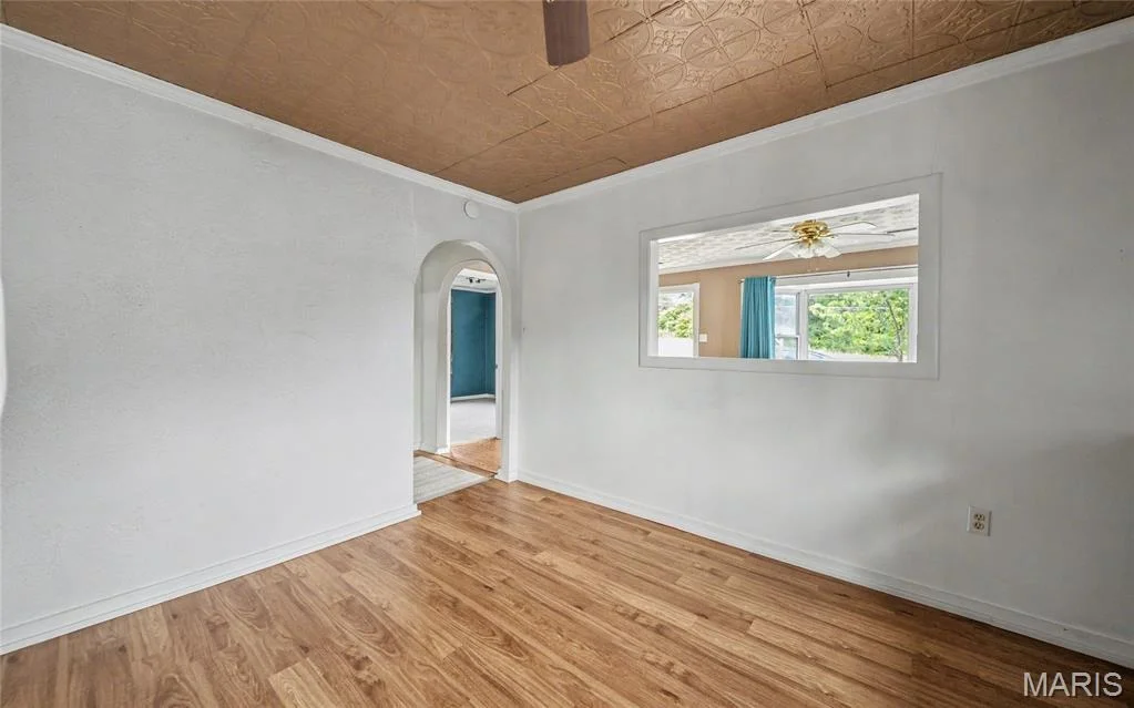 Photo of 205 Maple Street S