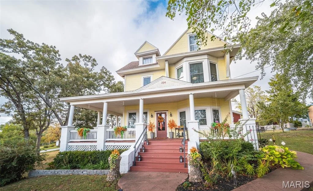 Photo of 104 W 3rd Street