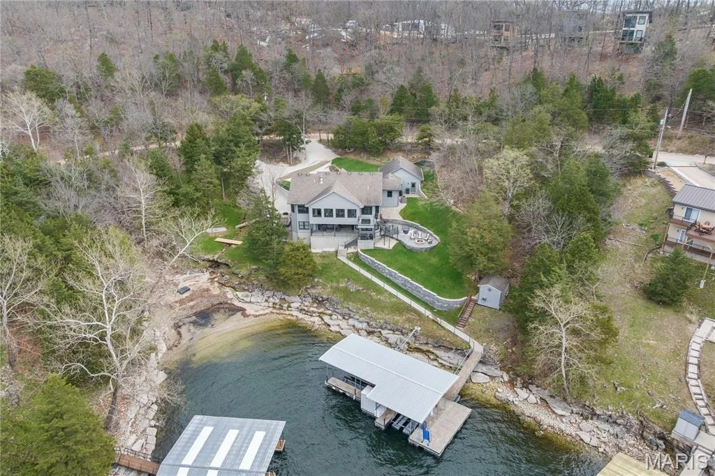 Photo of 18028 Bayview Lane