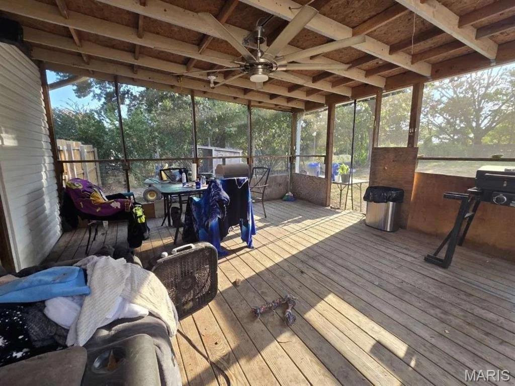 Photo of 25881 Sutherland Lane