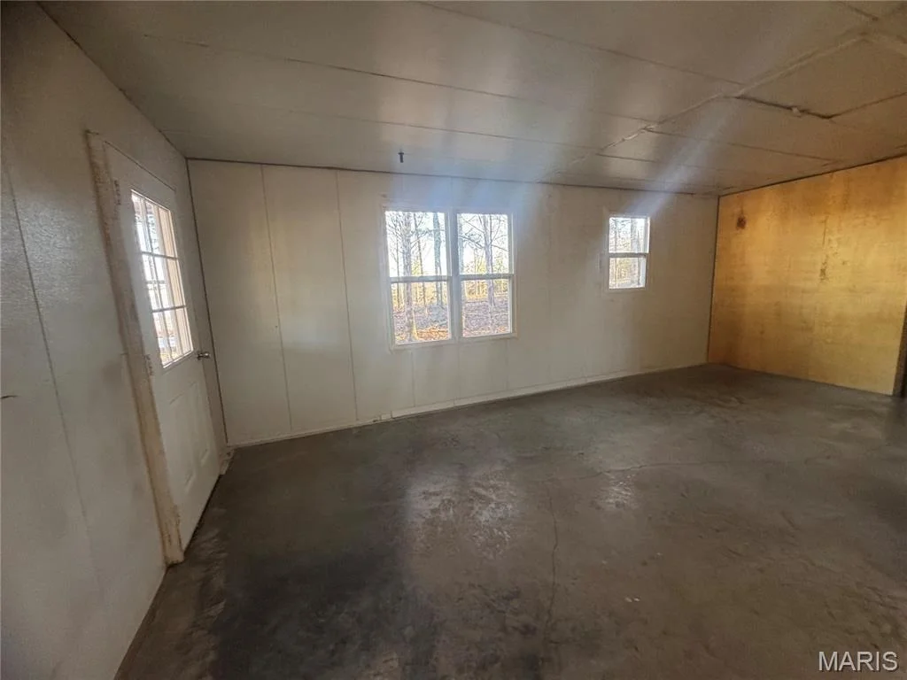 Photo of 42850 Maries Road 638