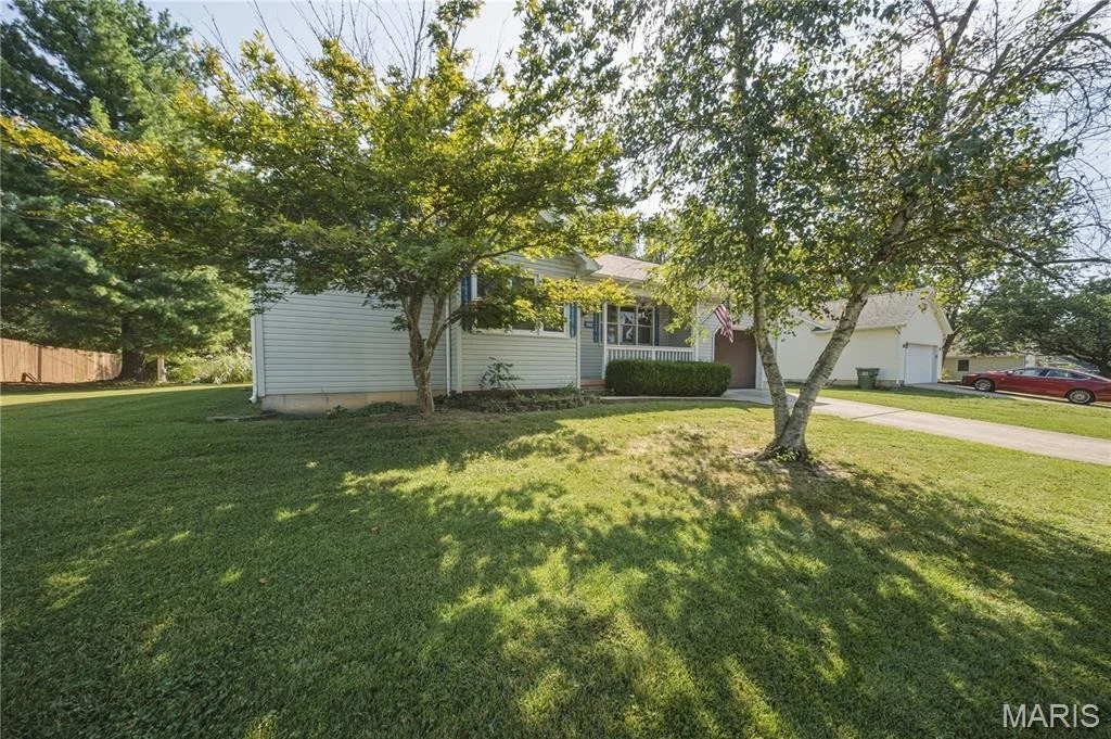Photo of 300 Greentree Road
