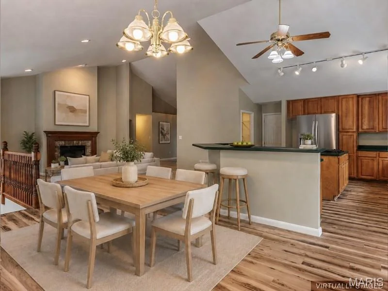 Photo of 10 MERAMEC BLUFFS Court