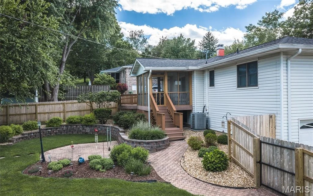 Photo of 1112 Sycamore Drive