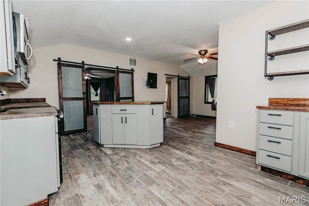 Photo of 40190 Dandelion Road