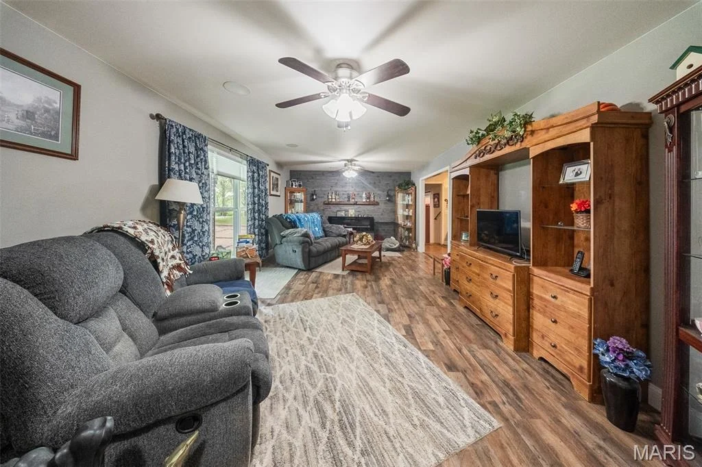 Photo of 435 Forest Lane