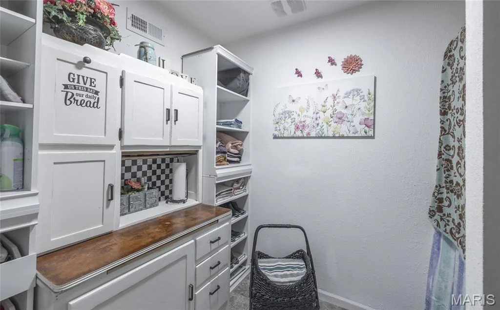Photo of 8096 Buffington Road