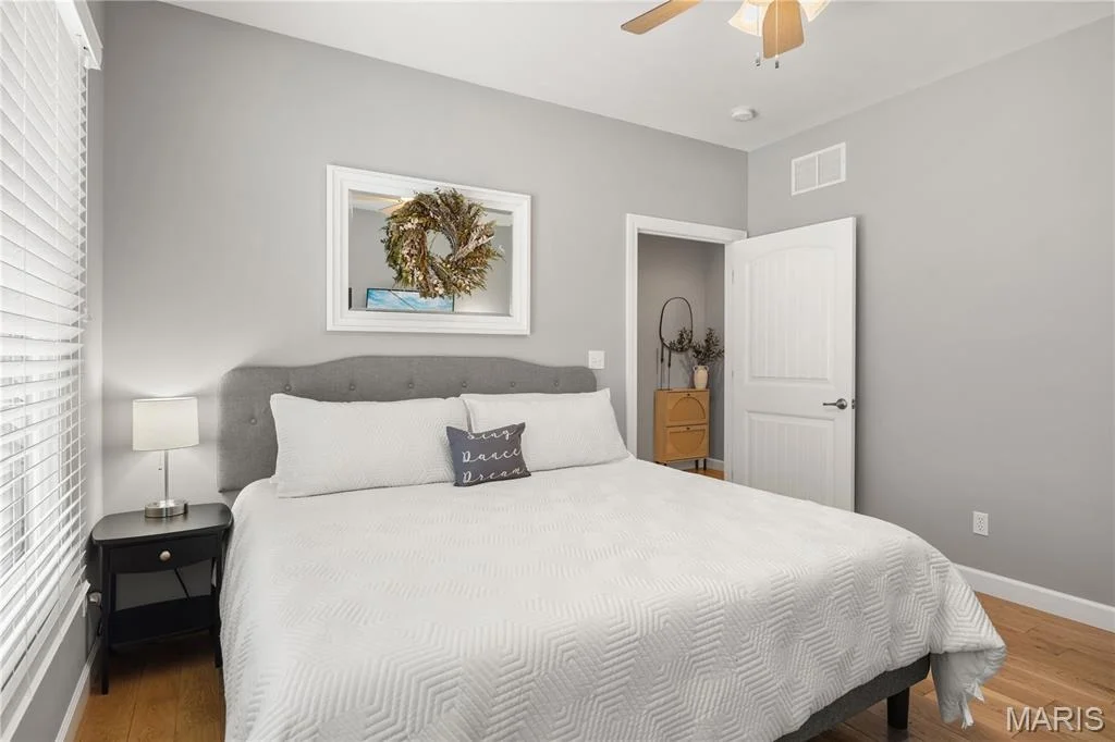 Photo of 18028 Bayview Lane