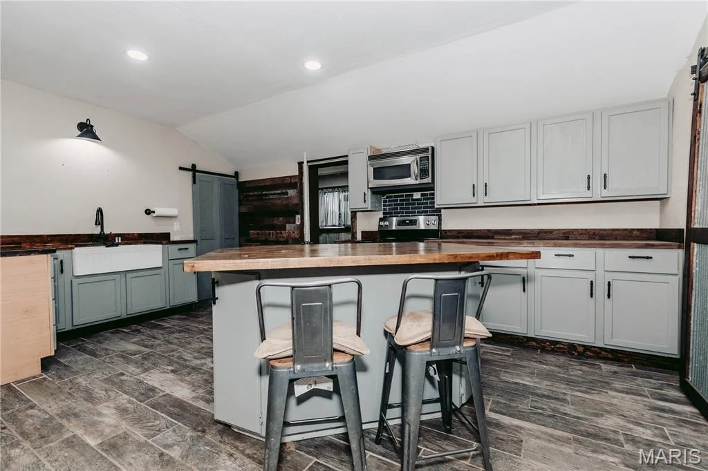 Photo of 40190 Dandelion Road
