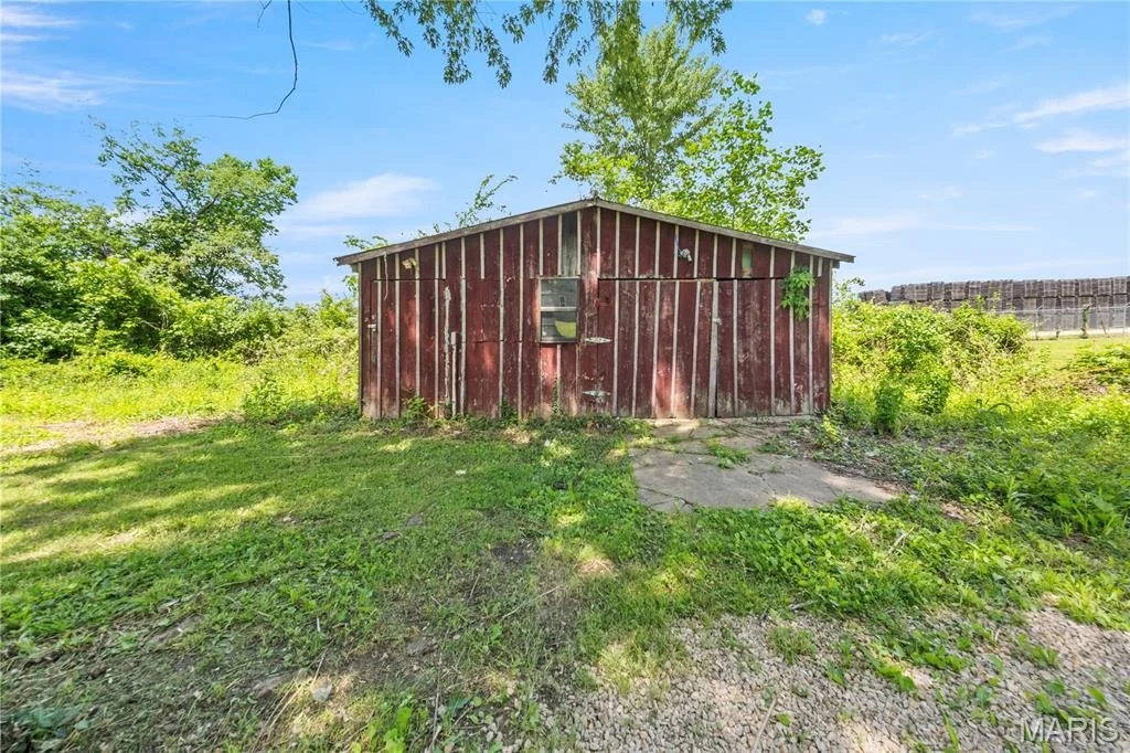 Photo of 1303 E Grand Avenue