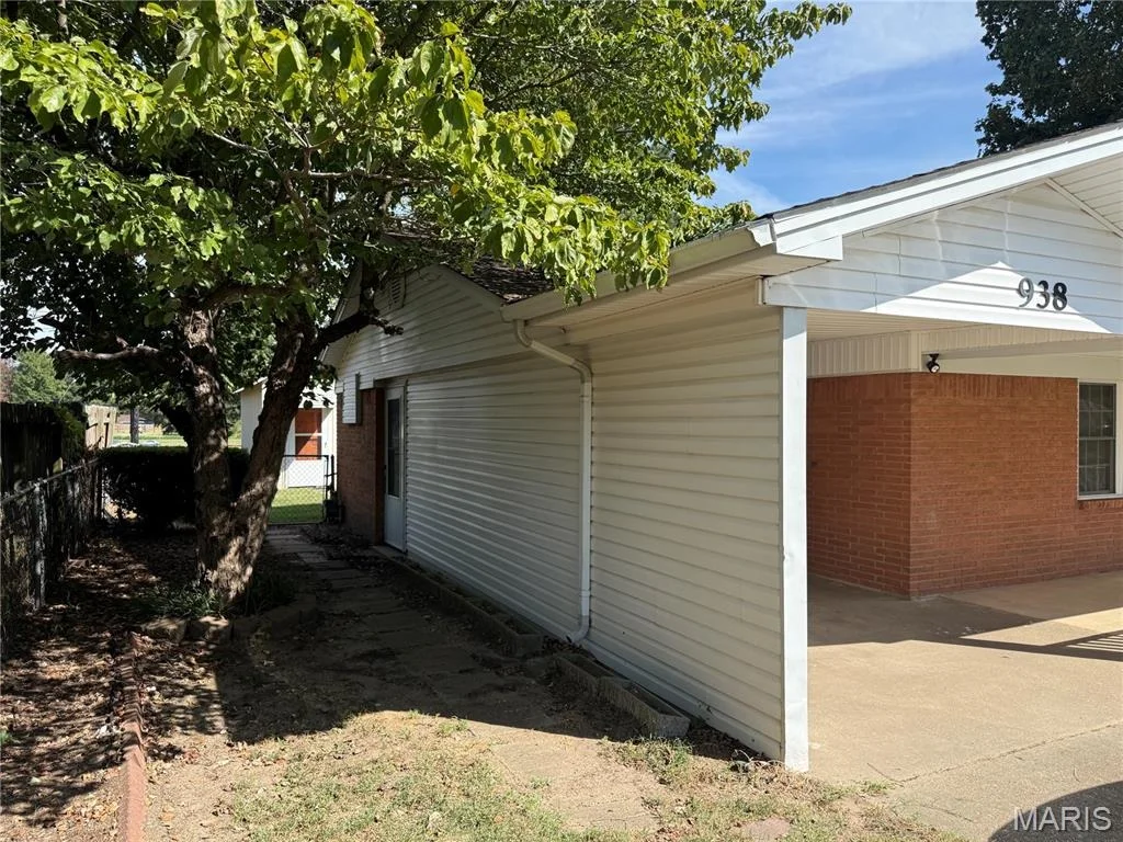 Photo of 938 Masterson Street
