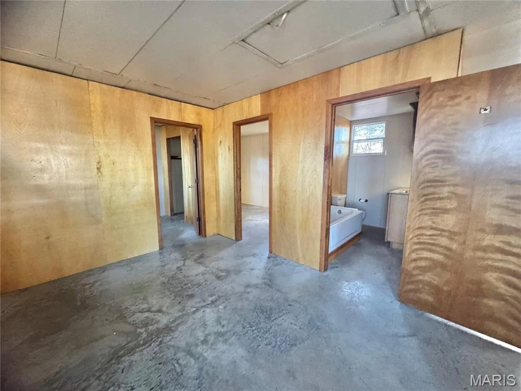 Photo of 42850 Maries Road 638