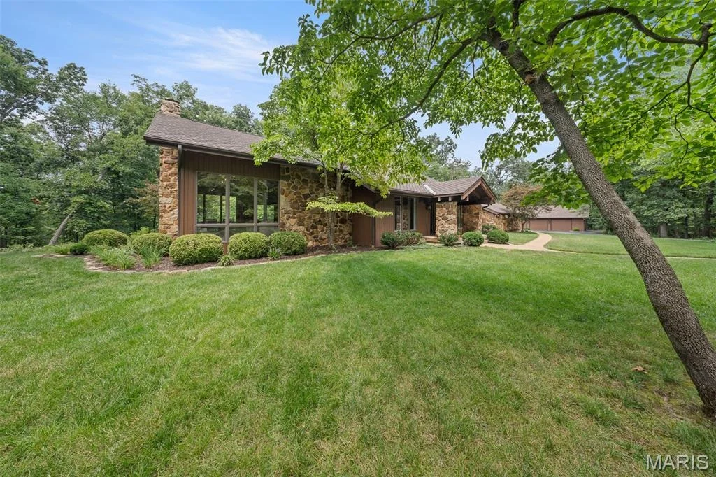 Photo of 511 E Christy Drive