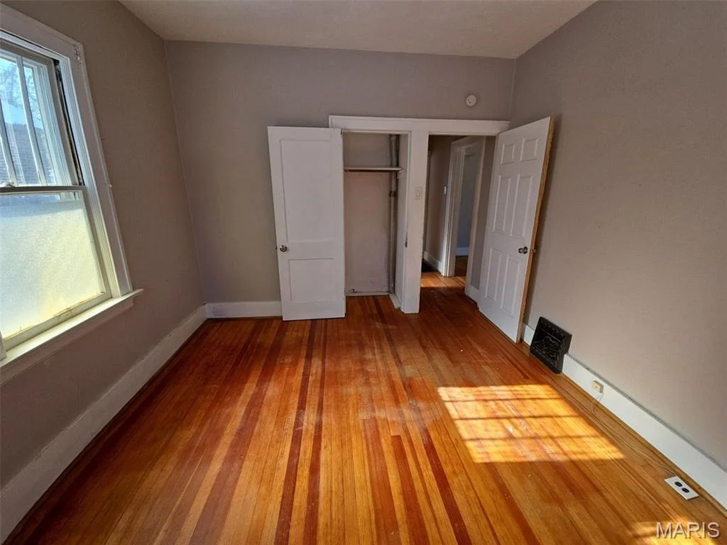 Photo of 115 Lawrence Avenue