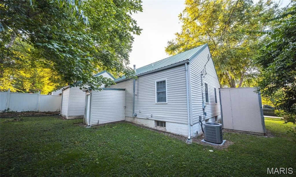 Photo of 906 E 6th Street