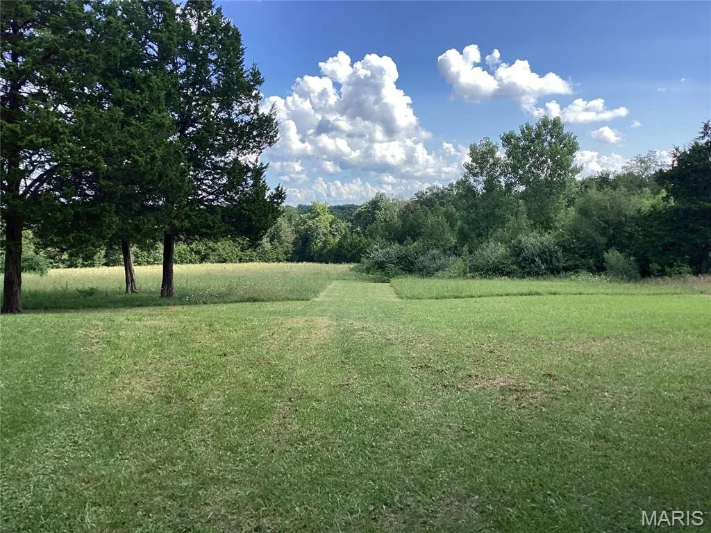 Photo of 1050 Luebbering Road