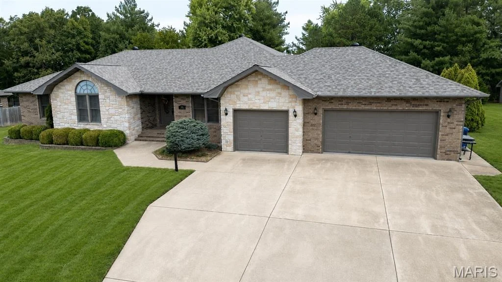 Photo of 503 Primrose Lane
