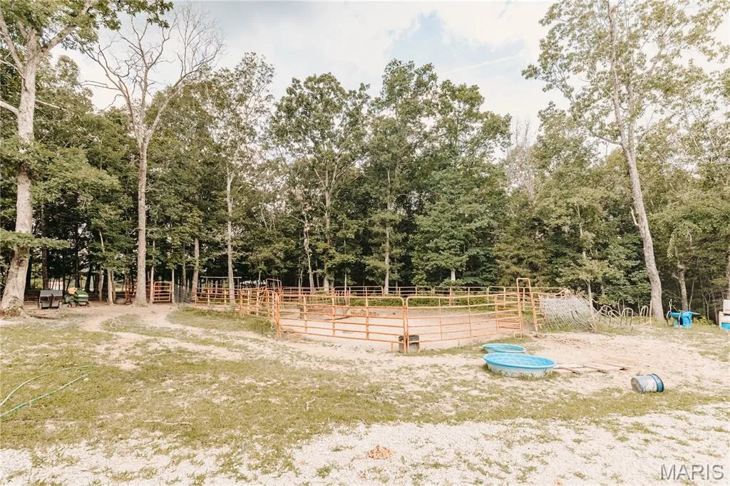 Photo of 21503 Highway 28 W