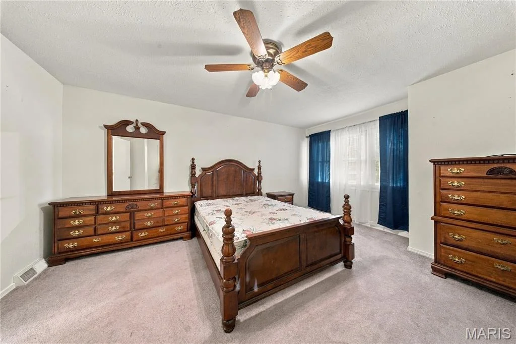 Photo of 300 Greentree Road