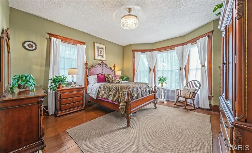 Photo of 104 W 3rd Street