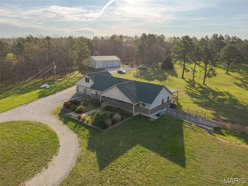 Photo of 19056 Country Road 427