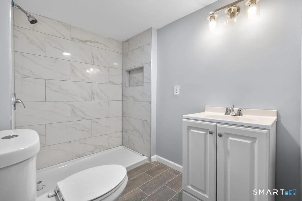 Photo of 6 Lee Avenue