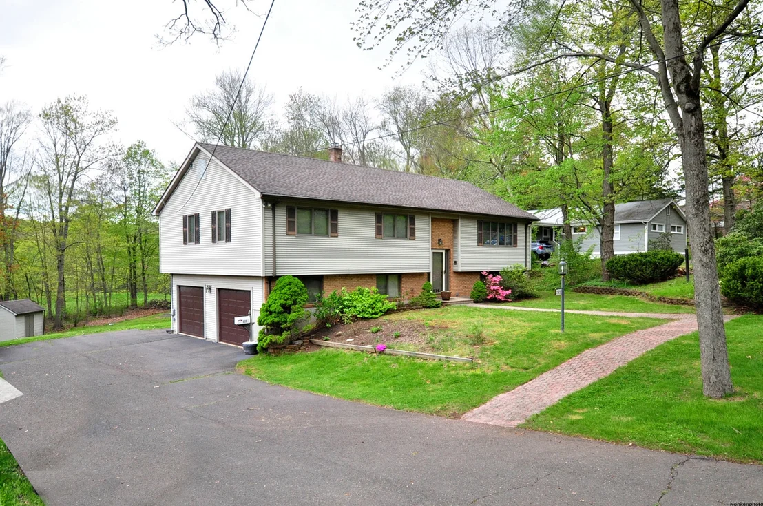 Photo of 735 Avery Street