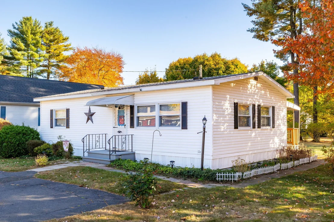 Photo of 6 Red Oak Drive