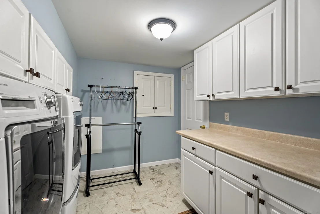 Photo of 511 Salmon Brook Street