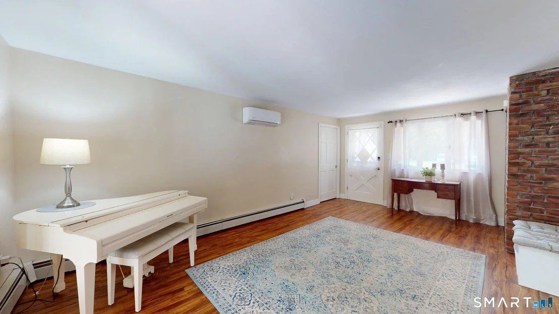 Photo of 11 Hemlock Drive