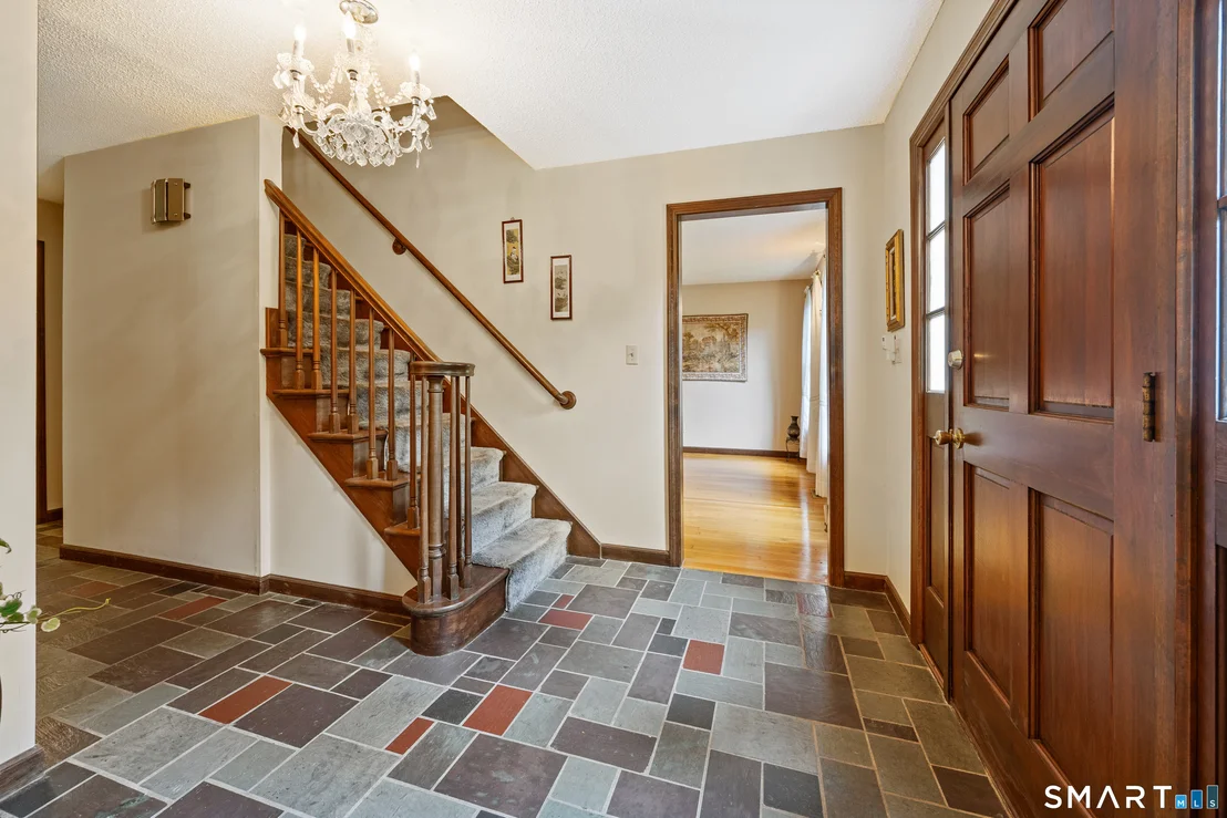 Photo of 620 Riverside Drive
