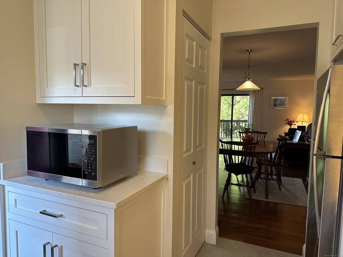Photo of Unit APT23 at 827 Oronoke Road