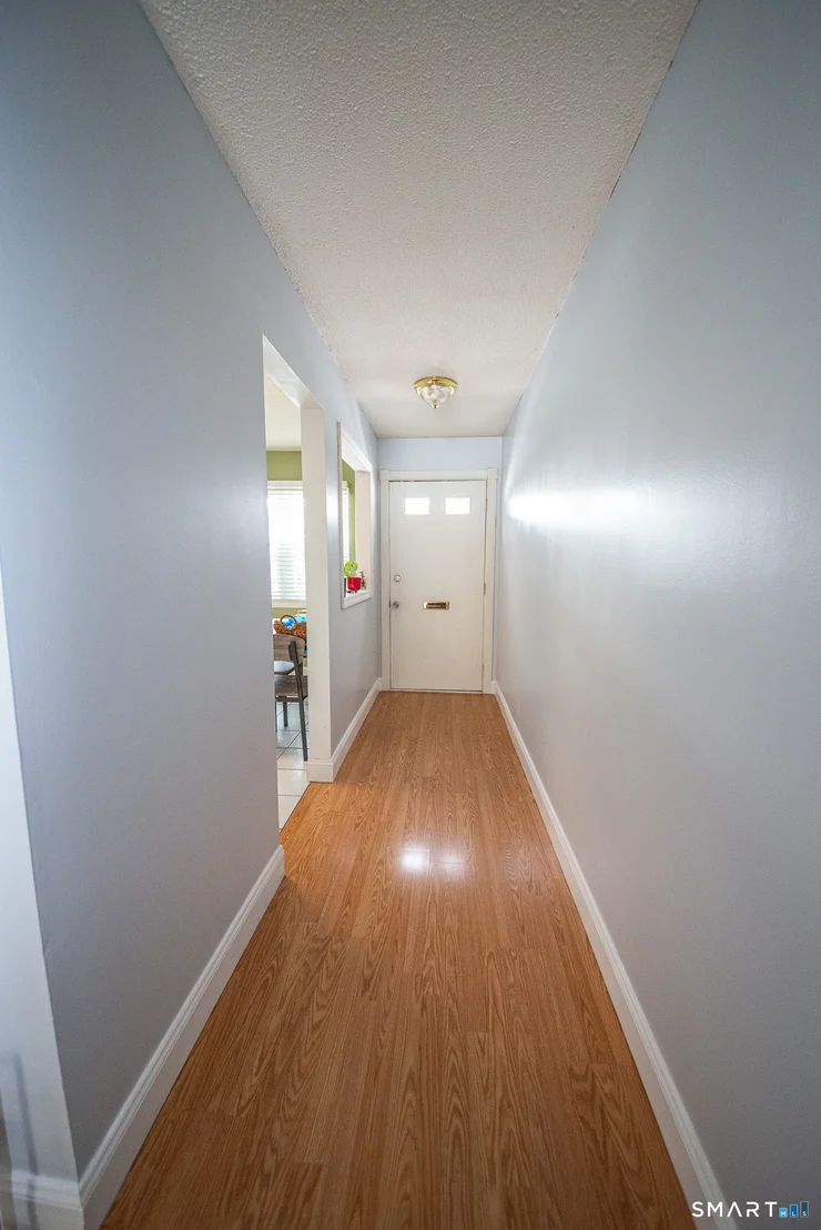 Photo of Unit F at 4 Georgetown Drive