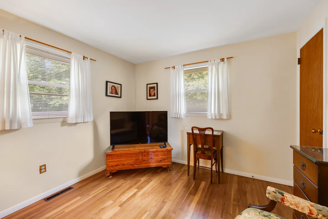 Photo of 2 Cardinal Drive