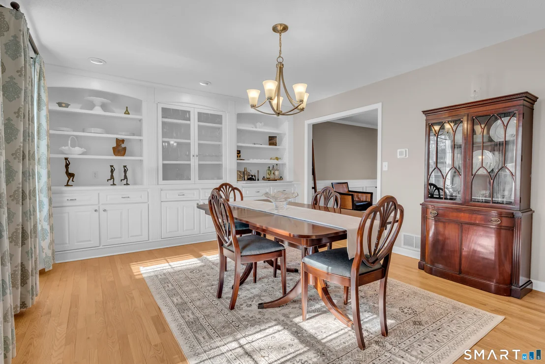 Photo of 322 Willow Road