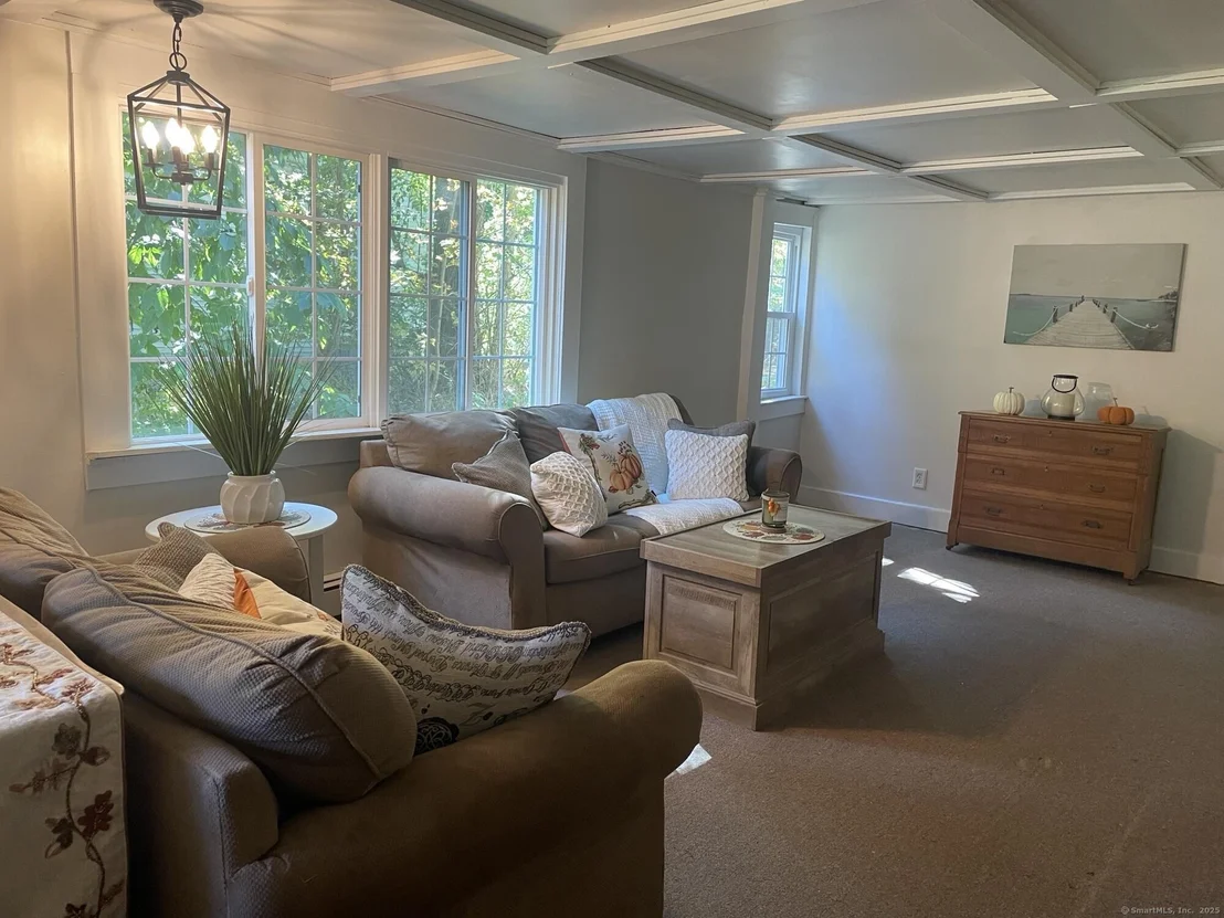 Photo of 957 Palisado Avenue