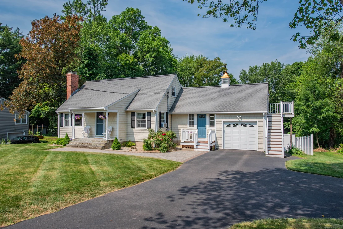 Photo of 25 Maple Ridge Drive