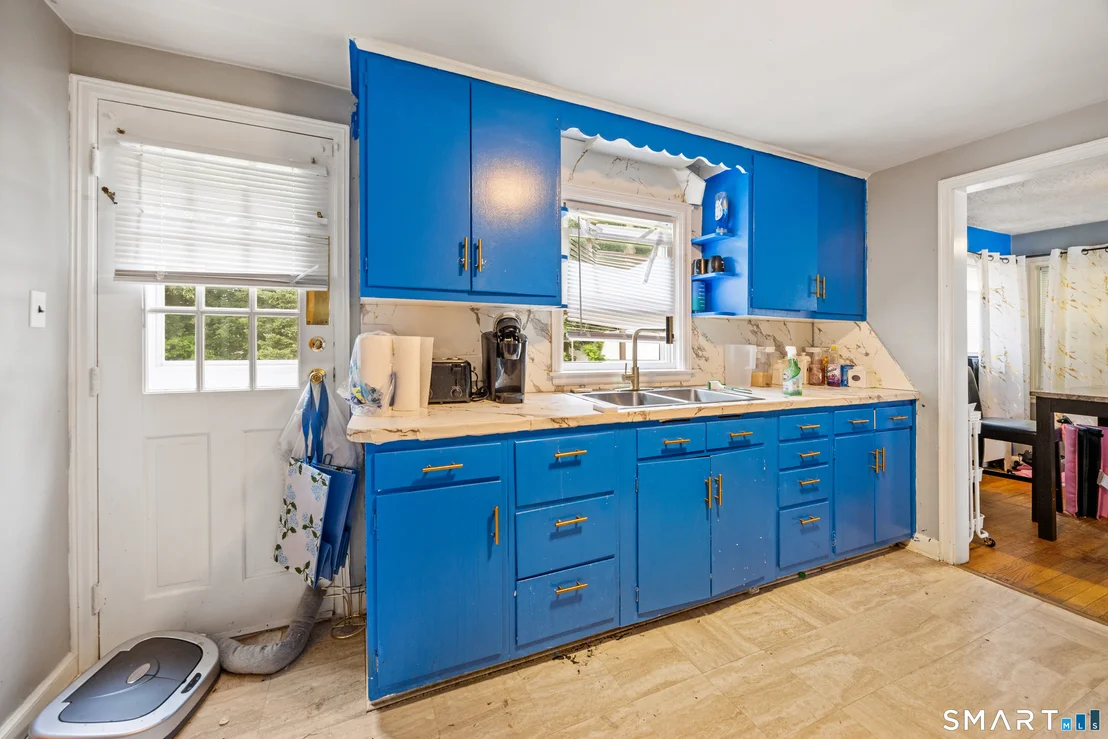 Photo of 58 Robin Hill Road