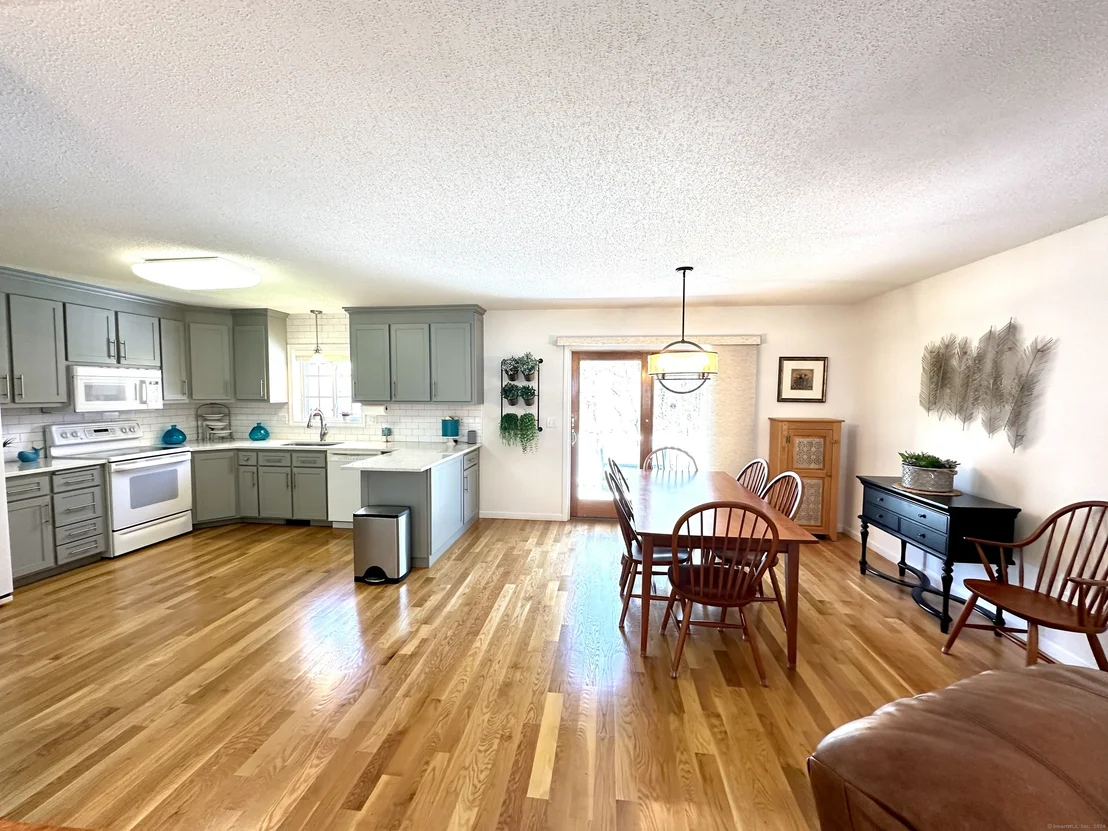 Photo of Unit 4 at 4 Glenbrook Drive