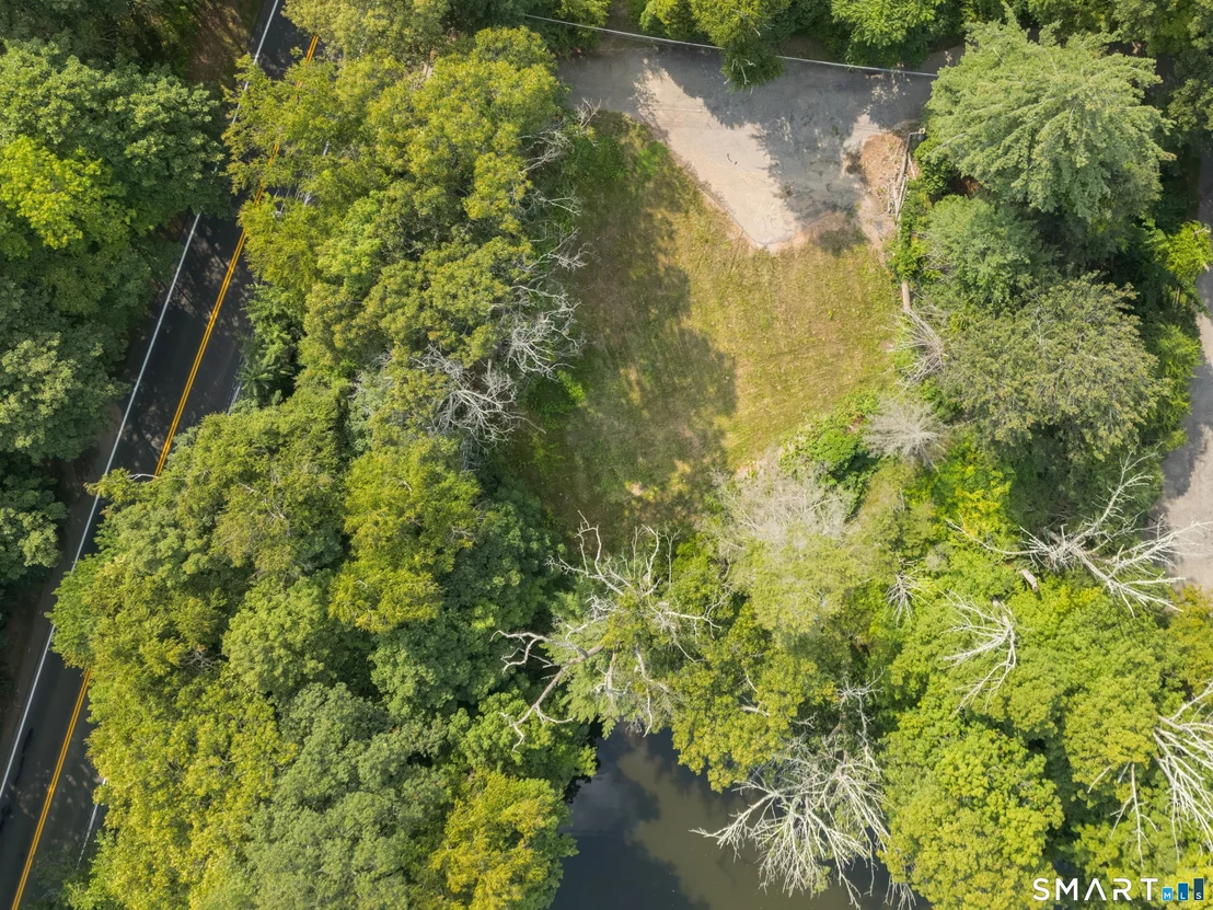 Photo of 556 Simsbury Road
