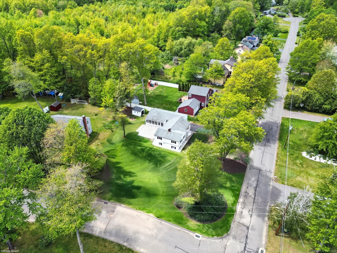 Photo of 843 Overhill Drive