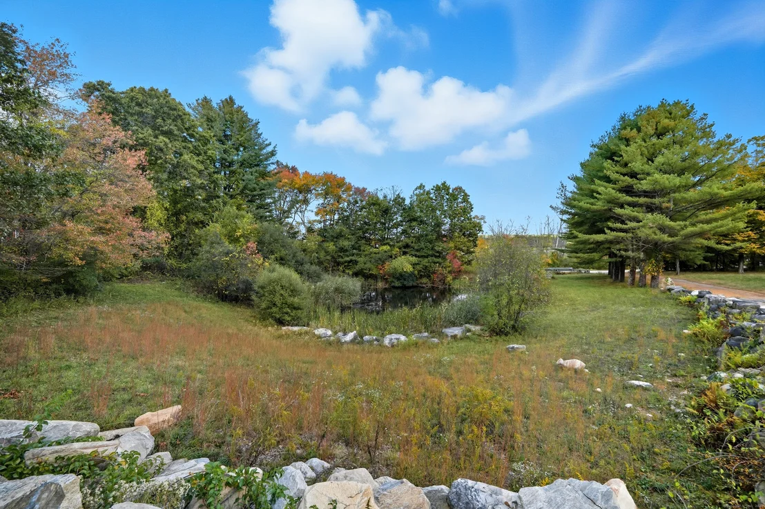 Photo of 190 Cider Mill Road