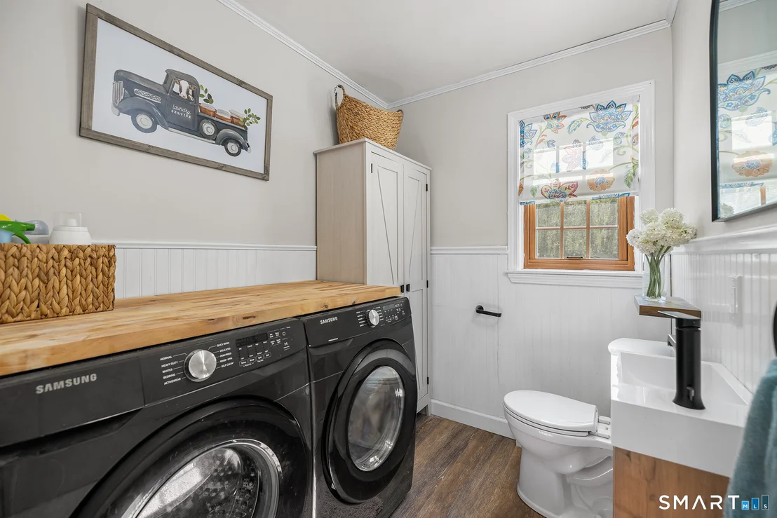 Photo of 1169 Flanders Road